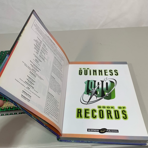 Guinness World Records 2Hardbound books- the Guiness book of Records 1999 & 2002 - Picture 8 of 12